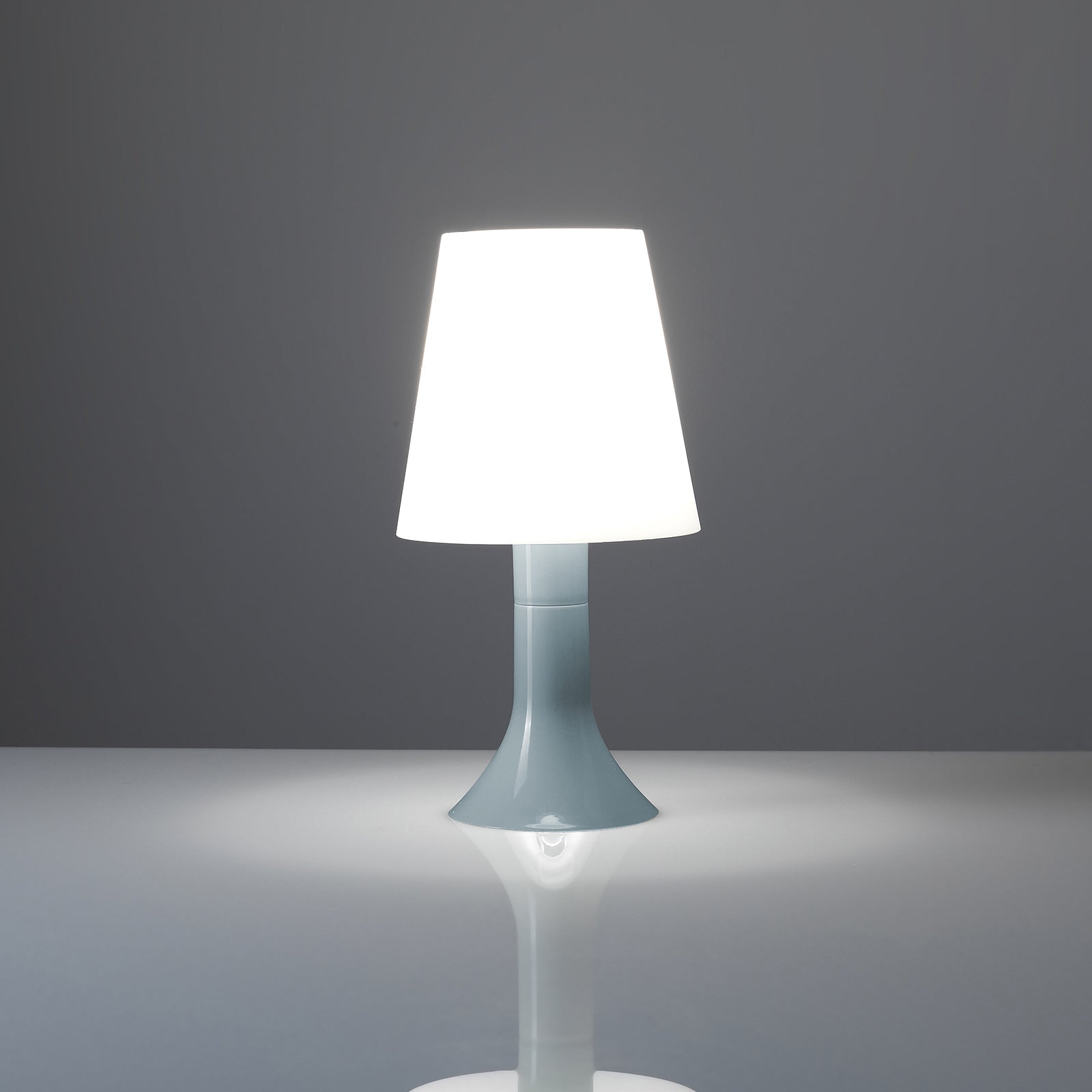 Lampada da tavolo LYRON